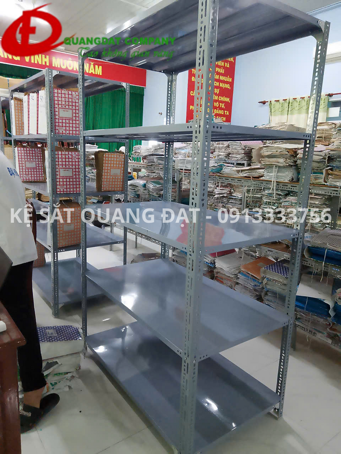 Kệ sắt V lỗ đa năng